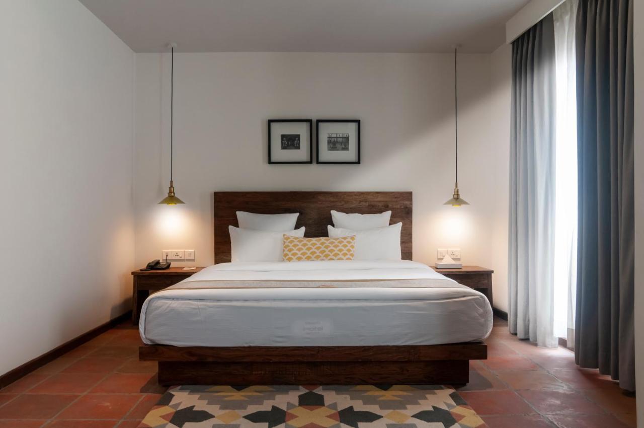 Hotel Roadhouse, Thamel, Kathmandu- Contemporary Boutique Катманду Екстериор снимка