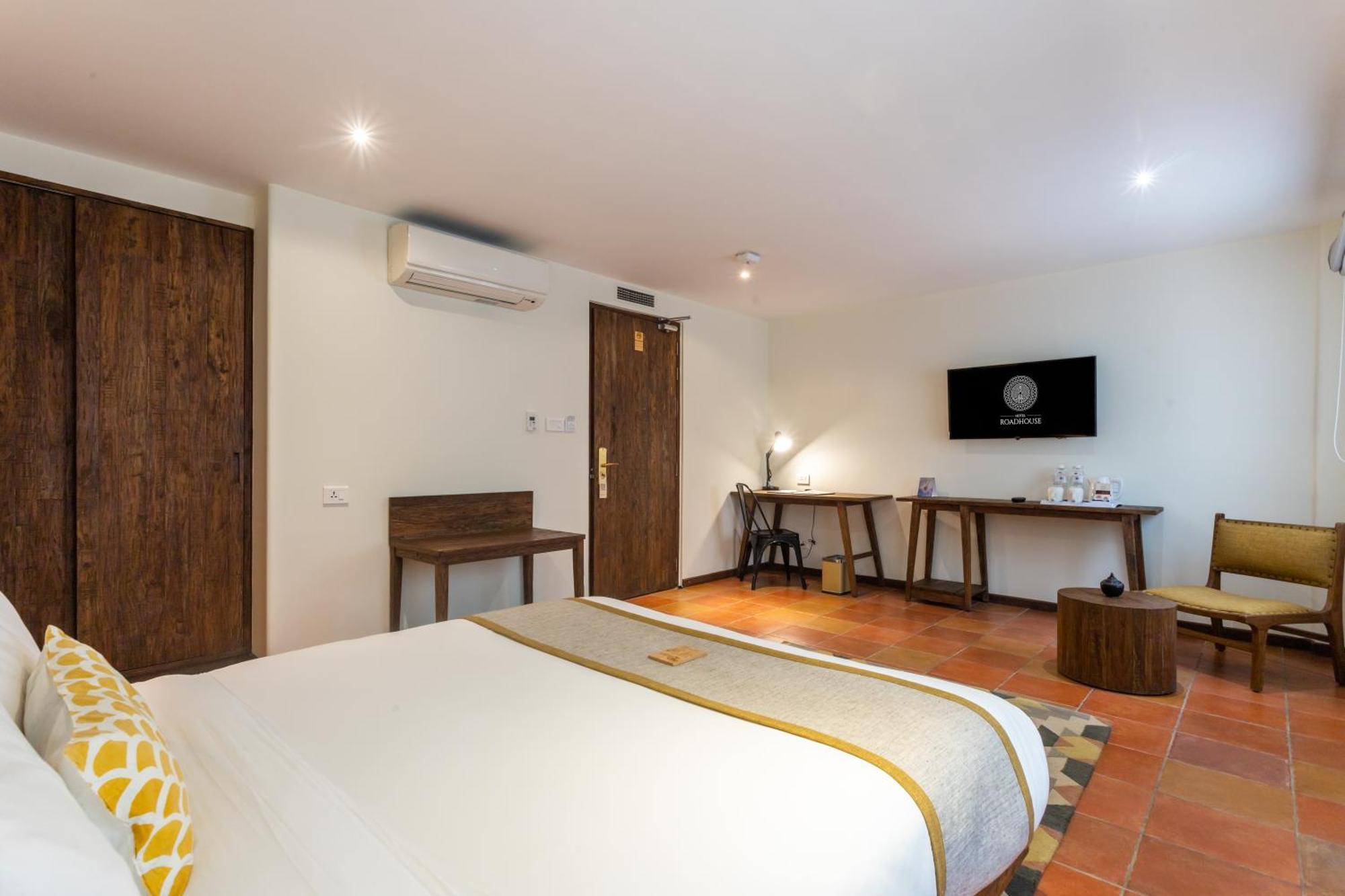 Hotel Roadhouse, Thamel, Kathmandu- Contemporary Boutique Катманду Екстериор снимка