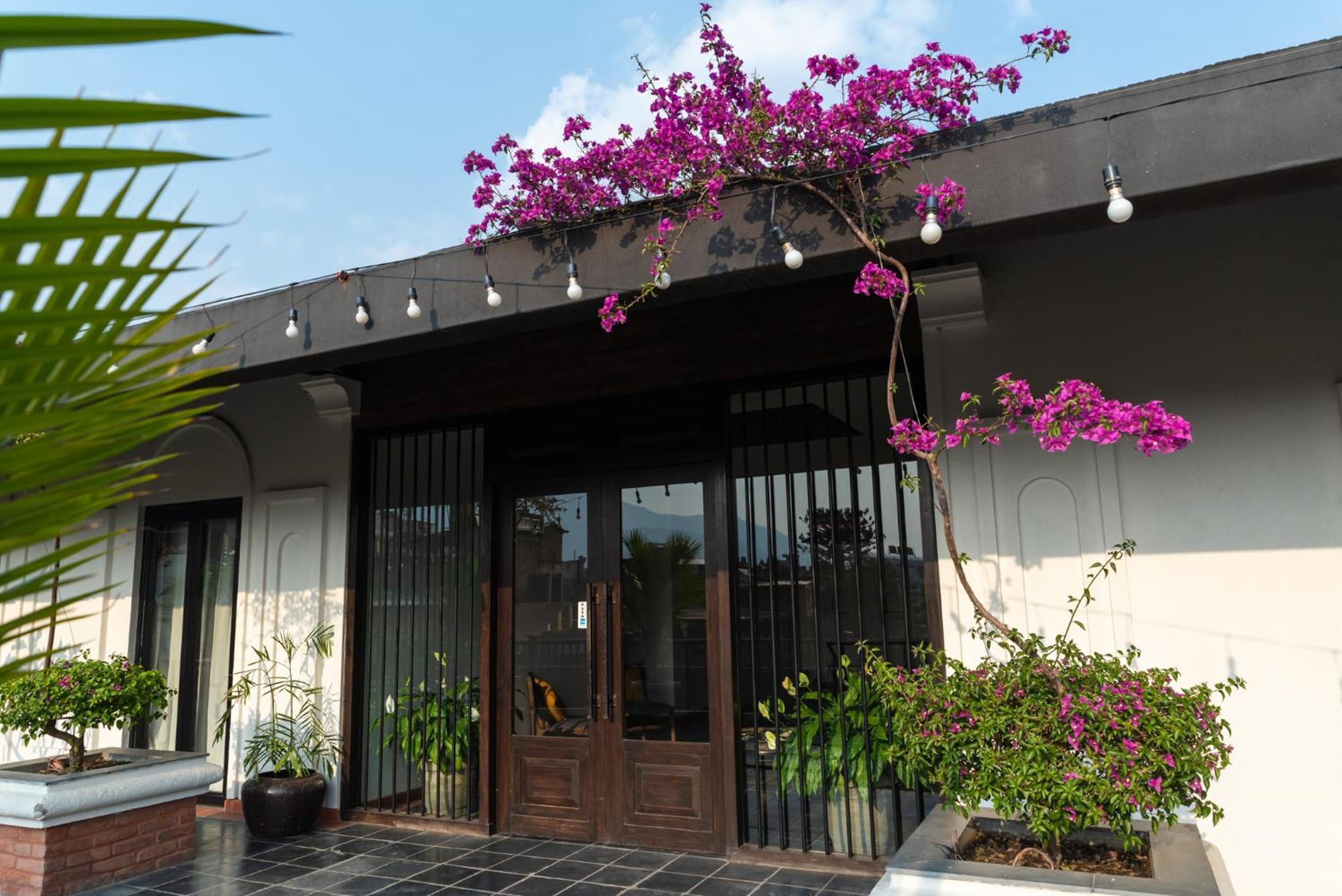 Hotel Roadhouse, Thamel, Kathmandu- Contemporary Boutique Катманду Екстериор снимка