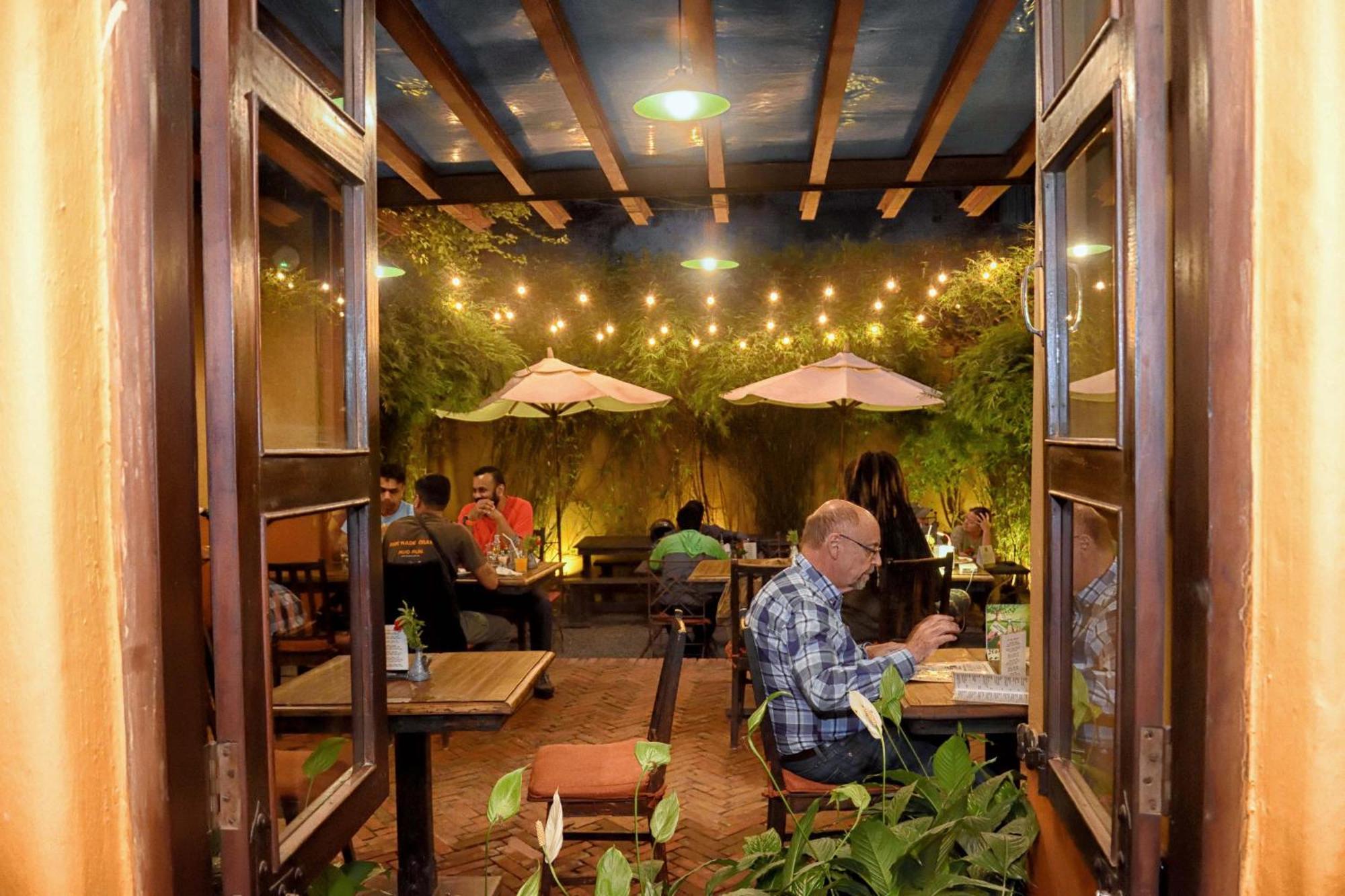 Hotel Roadhouse, Thamel, Kathmandu- Contemporary Boutique Катманду Екстериор снимка